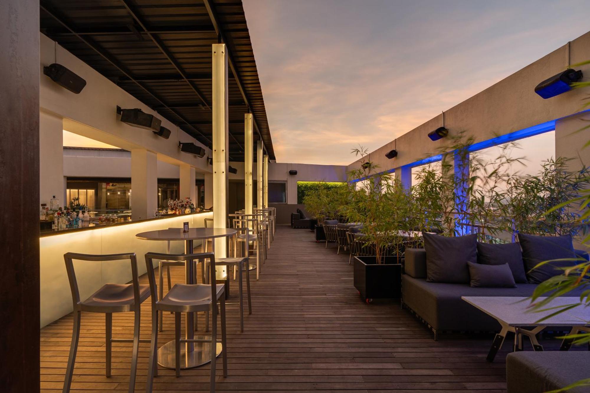 Avasa Hotel Hyderabad Bagian luar foto