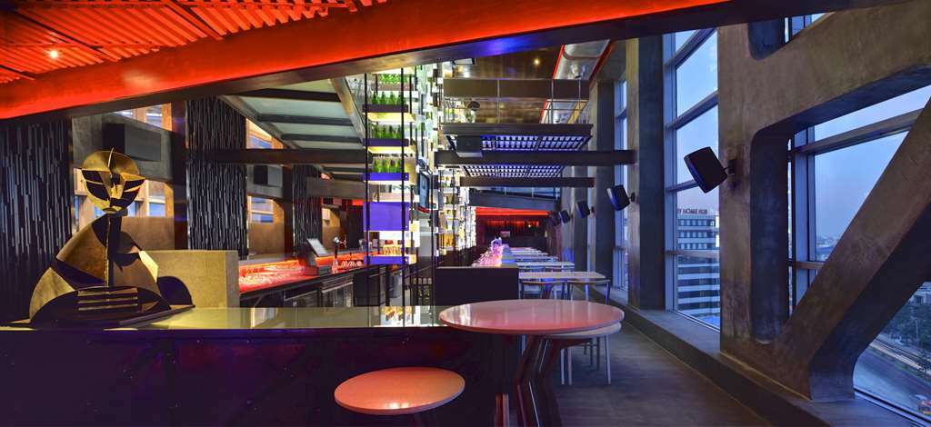 Avasa Hotel Hyderabad Restoran foto